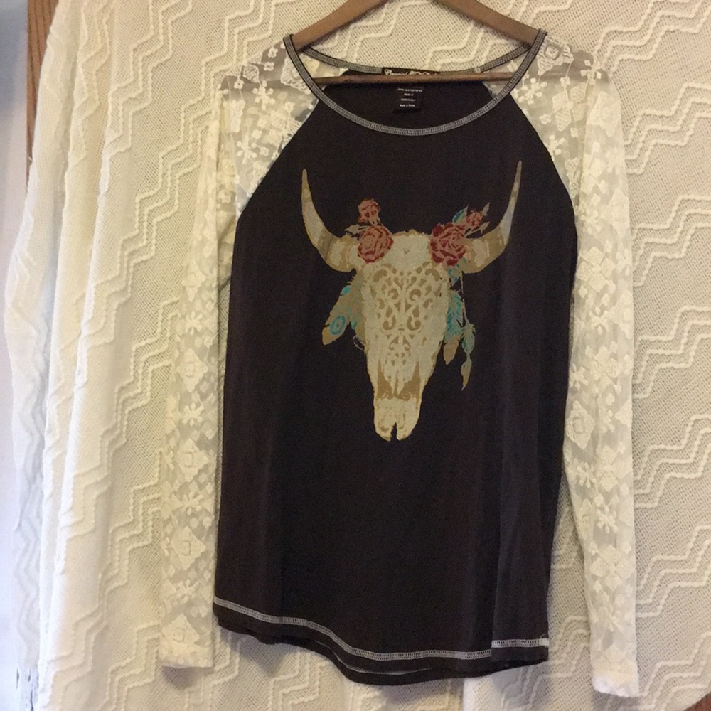 Cowgirl Tuff Co. flowery Steer-head  top.